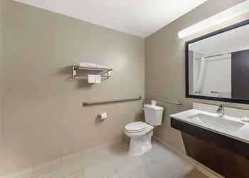 Quality Inn El Reno hotel thumbnail 5