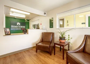 HomeTowne Studios by Red Roof Philadelphia – Mt Laurel/ Maple Shade, NJ hotel thumbnail 3