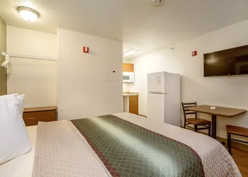 HomeTowne Studios by Red Roof Philadelphia – Mt Laurel/ Maple Shade, NJ hotel thumbnail 4