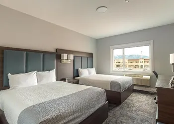Park Inn by Radisson Osoyoos hotel thumbnail 7
