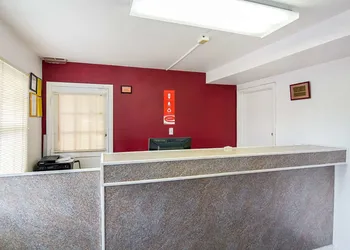 Econo Lodge Woodstock - Shenandoah Valley I-81 hotel thumbnail 2