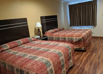 Colonial Inn hotel thumbnail 8