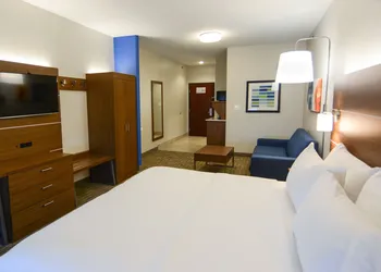 Holiday Inn Express Hotel & Suites Rolla - U of Missouri S&T by IHG hotel thumbnail 6