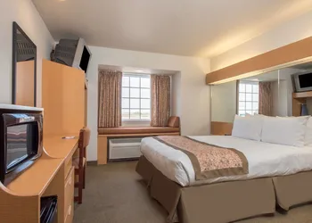 Microtel Inn & Suites by Wyndham Altus hotel thumbnail 5