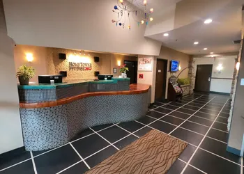 HomeTowne Studios & Suites By Red Roof Washington hotel thumbnail 3