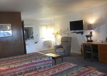 Budget Host 254 Inn Loveland hotel thumbnail 5