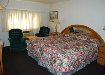 Budget Host 254 Inn Loveland hotel thumbnail 6