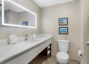 Comfort Suites West Jacksonville hotel thumbnail 5