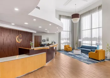 Comfort Inn & Suites hotel thumbnail 2