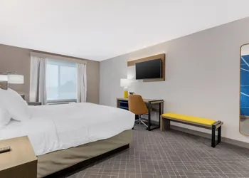Comfort Inn & Suites hotel thumbnail 3