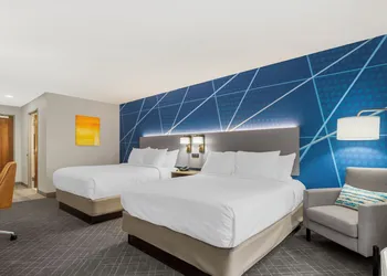Comfort Inn & Suites hotel thumbnail 7