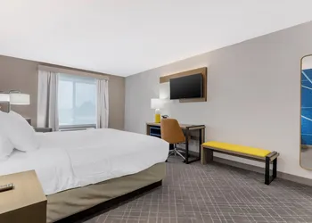 Comfort Inn & Suites hotel thumbnail 3
