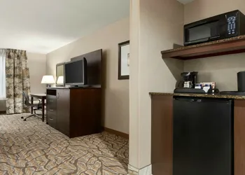Holiday Inn Hotel & Suites Williamsburg-Historic Gateway by IHG hotel thumbnail 5