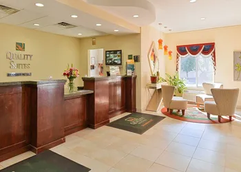 Quality Suites Stratford hotel thumbnail 3