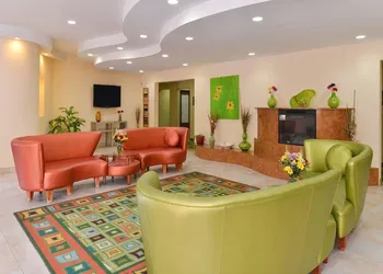 Quality Suites Stratford hotel thumbnail 4
