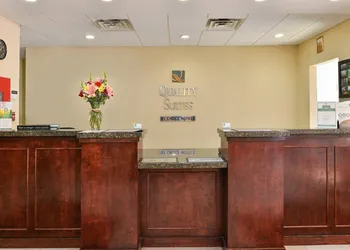 Quality Suites Stratford hotel thumbnail 6