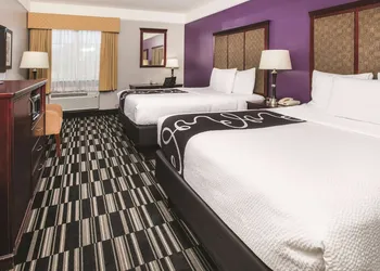 Baymont by Wyndham Dallas South-DeSoto hotel thumbnail 4