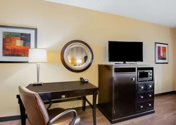 La Quinta Inn & Suites by Wyndham Bel Air/I-95 Exit 77A hotel thumbnail 4
