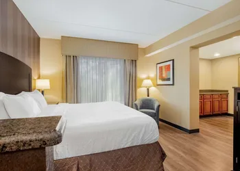 La Quinta Inn & Suites by Wyndham Bel Air/I-95 Exit 77A hotel thumbnail 8