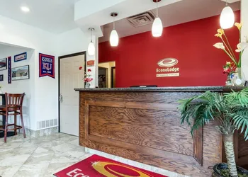 Econo Lodge Lawrence near University hotel thumbnail 4
