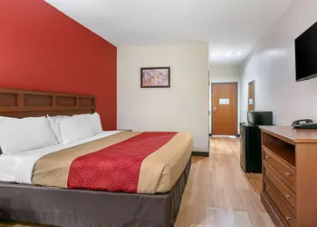 Econo Lodge Eutaw I-20 hotel thumbnail 5