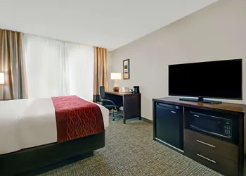 Comfort Inn & Suites Wilton hotel thumbnail 3