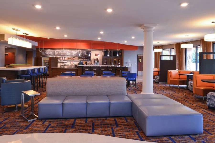 Courtyard by Marriott Pittsburgh Monroeville hotel detail image 6