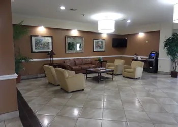 Baymont by Wyndham Pearsall hotel thumbnail 5