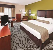 La Quinta Inn & Suites by Wyndham Corpus Christi Northwest hotel detail image 7