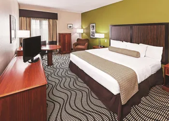 La Quinta Inn & Suites by Wyndham Corpus Christi Northwest hotel thumbnail 7