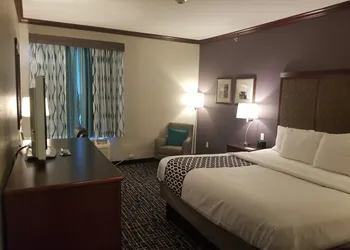 La Quinta Inn & Suites by Wyndham Lindale hotel thumbnail 5