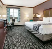 La Quinta Inn & Suites by Wyndham Lindale hotel detail image 7