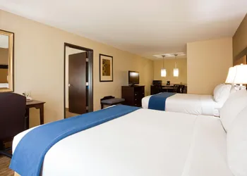 Holiday Inn Express Hotel & Suites Madison-Verona by IHG hotel thumbnail 2