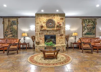La Quinta Inn & Suites by Wyndham Marble Falls hotel thumbnail 4