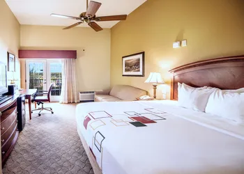 La Quinta Inn & Suites by Wyndham Marble Falls hotel thumbnail 5