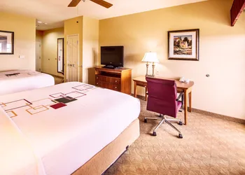 La Quinta Inn & Suites by Wyndham Marble Falls hotel thumbnail 8