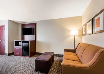Comfort Suites Tuscaloosa near University hotel thumbnail 5
