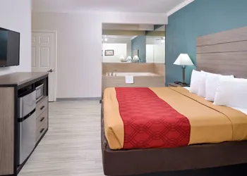 Econo Lodge Inn & Suites Port Arthur near Sabine Pass hotel thumbnail 7