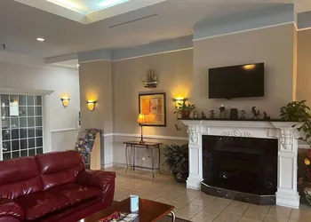 Baymont by Wyndham Brenham hotel thumbnail 3