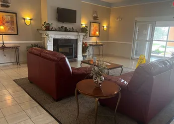Baymont by Wyndham Brenham hotel thumbnail 4