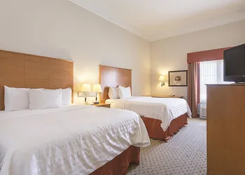 Baymont by Wyndham Brenham hotel thumbnail 7
