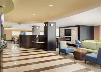 Comfort Suites Lake City hotel thumbnail 4