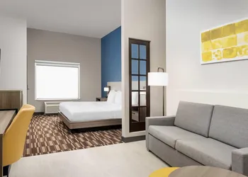Comfort Suites Lake City hotel thumbnail 6