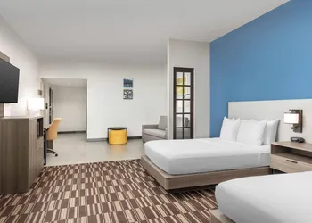 Comfort Suites Lake City hotel thumbnail 7