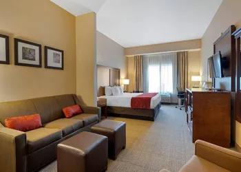 Comfort Suites Anchorage International Airport hotel thumbnail 7