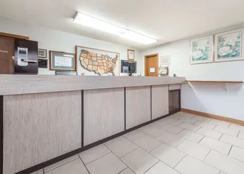 Americas Best Value Inn Chanute hotel thumbnail 2