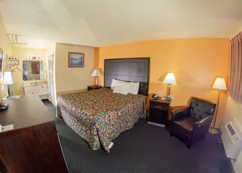 Americas Best Value Inn Chanute hotel thumbnail 6