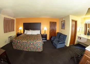 Americas Best Value Inn Chanute hotel thumbnail 8