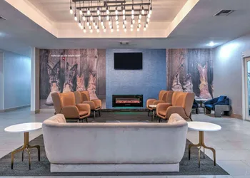 La Quinta Inn & Suites by Wyndham Decatur hotel thumbnail 4