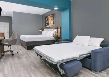 La Quinta Inn & Suites by Wyndham Decatur hotel thumbnail 8